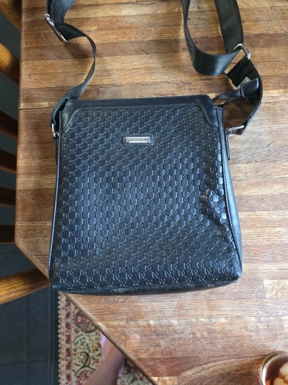 Gucci Black Embossed Leather Crossbody Bag EUC Messenger Adj Strap Italy Silver